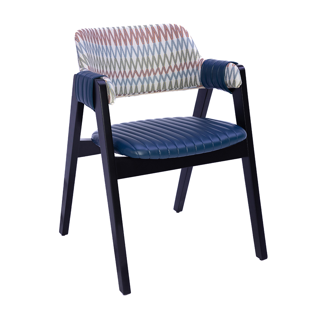 Desenli Kumaş Kollu Sandalye