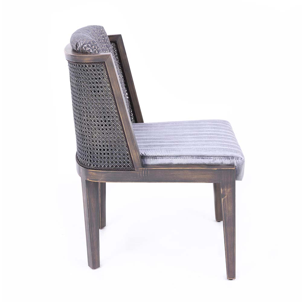 Restoran sandalyeleri